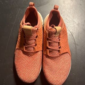 New Balance Women’s Tennis Shoes Size 9